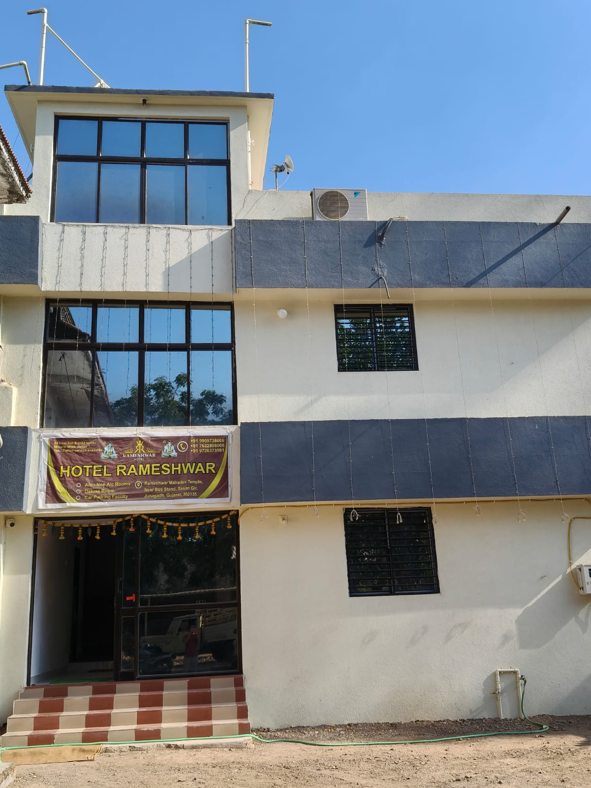 Hotel Rameshwar main entrance
