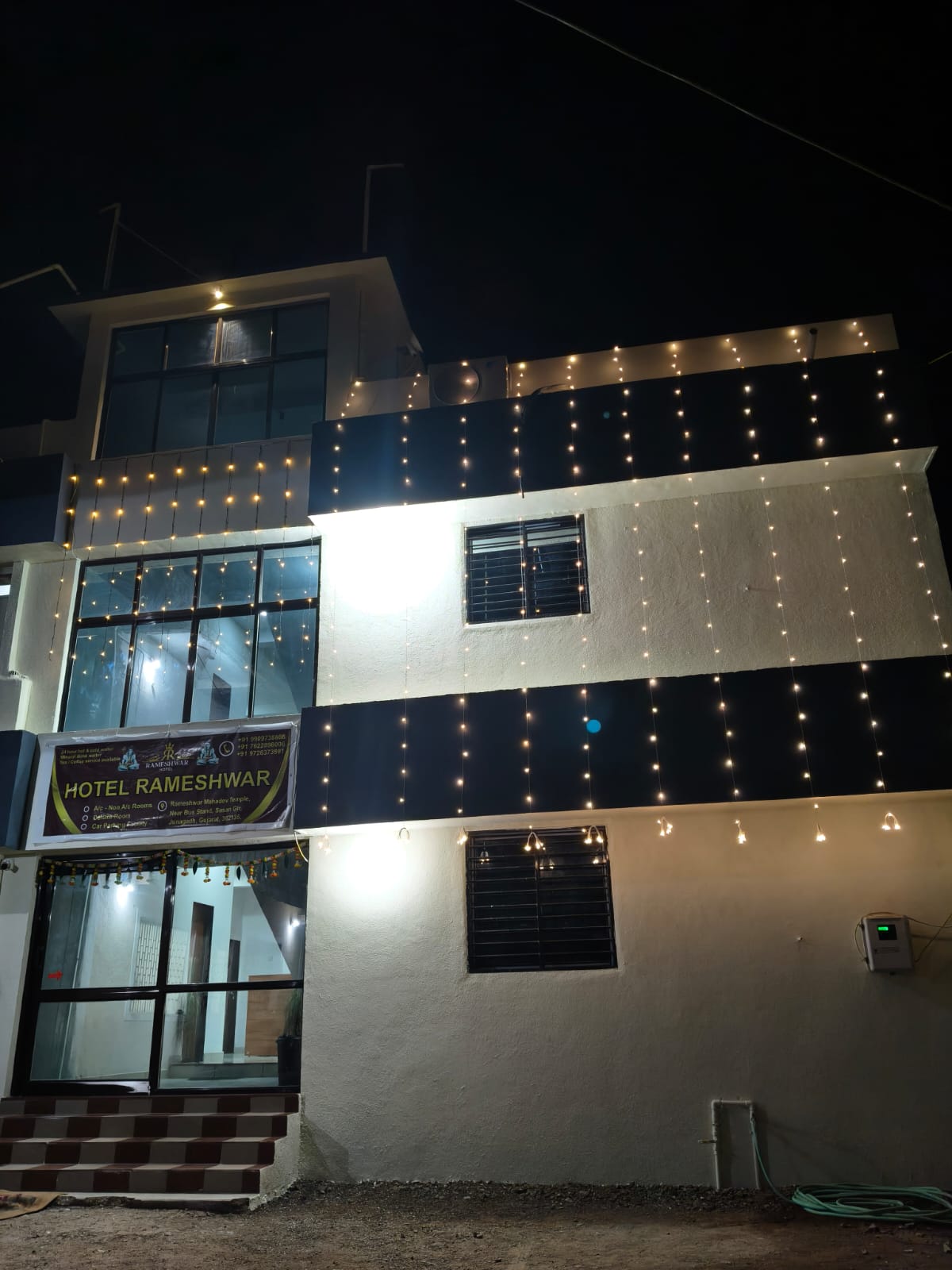 Hotel Rameshwar in the evening